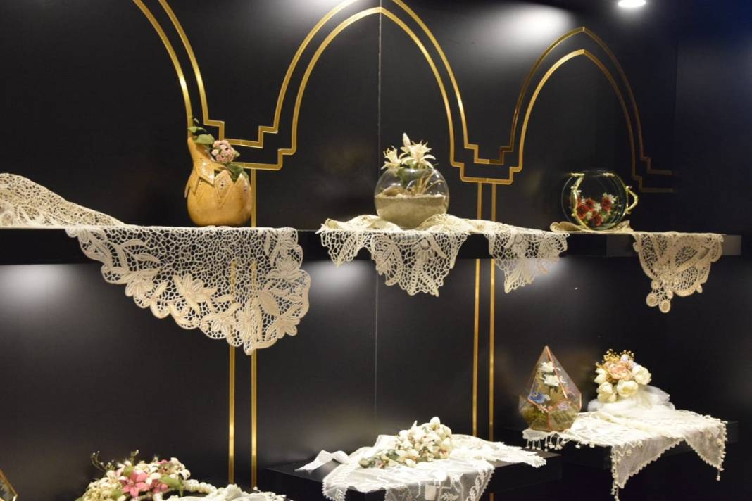 İpek Yolu Temalı Altın Dokunuşlar Sergisi Konya’da kapılarını açtı 14